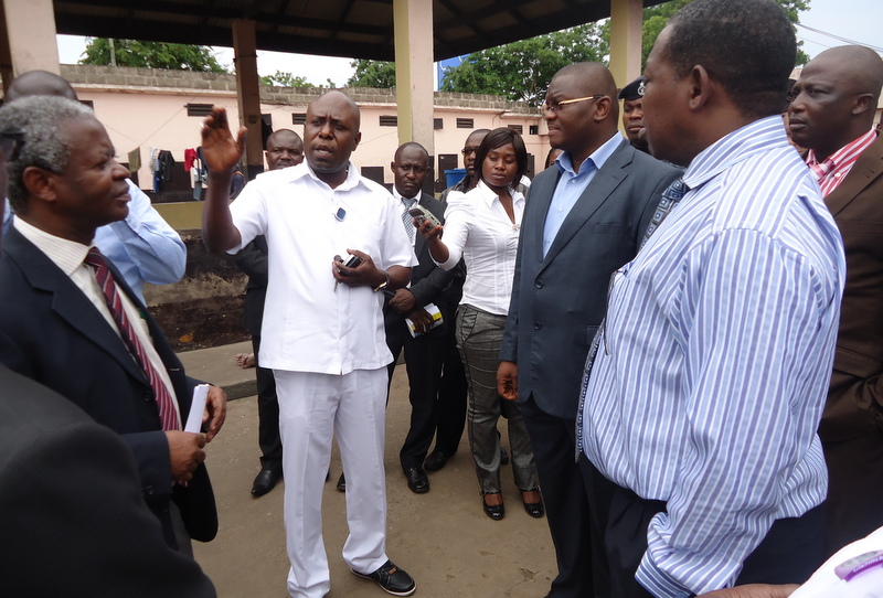 A dep. minister for health visits Accra Psychiatric Hospital_2